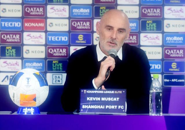 九游体育-穆斯卡特反戈带着掌声离开 海港内部欣慰他的搏命